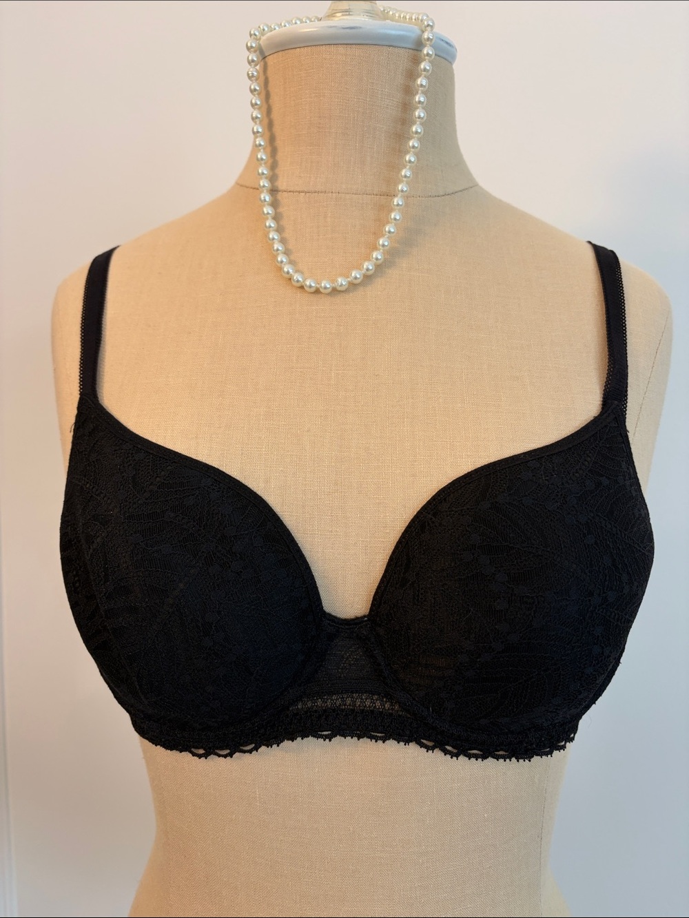 Gorgeous Simone Perele Black Lace Underwire Bra, 34B, EUC, Women's Intimates